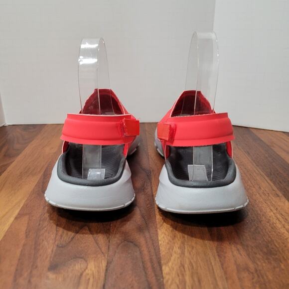 Woman's Nike Tanjun Sport Neoprene Upper Sandal Hook & Loop Ankle Strap Size 6 - Picture 7 of 9